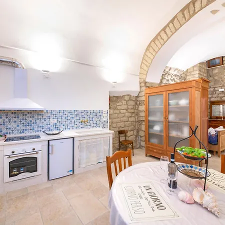 Forio Vico Secondo - Centro Storico - 8 Minuti Dal Porto-1bedr Apartmán